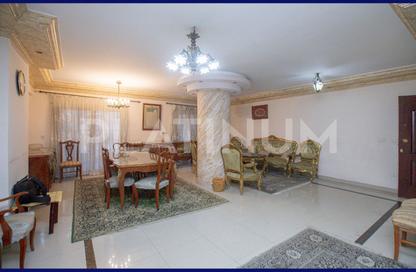 Apartment - 3 Bedrooms - 2 Bathrooms for sale in Abdel Moneim Al Dalel St. - Tharwat - Hay Sharq - Alexandria