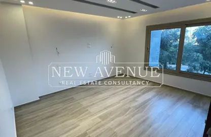 شقة - 2 غرف نوم - 2 حمامات للبيع في جاليريا  مون فالى - المستثمرين الجنوبية - مدينة القاهرة الجديدة - القاهرة