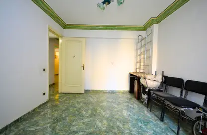 شقة - 3 غرف نوم - 2 حمامات للبيع في سموحة - حي شرق - الاسكندرية