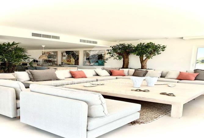 97720289 - Property Image 3