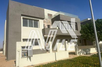 Villa - 5 Bedrooms - 6 Bathrooms for sale in Cluster 18 - Hyde Park - New Cairo City - Cairo