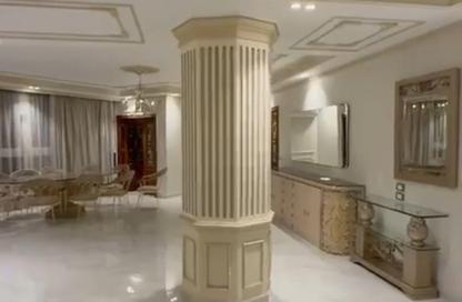 Apartment - 5 Bedrooms - 5 Bathrooms for sale in Gameat Al Dewal Al Arabeya St. - Mohandessin - Giza