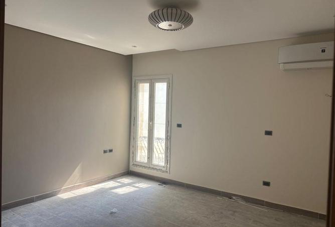 74322747 - Property Image 2