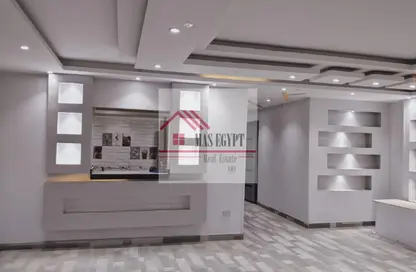 شقة - 3 غرف نوم - 3 حمامات للبيع في شارع عبد المنعم رياض - المهندسين - الجيزة