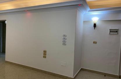 Apartment - 2 Bedrooms - 1 Bathroom for rent in Al Laselky St. - El Laselky - New Maadi - Hay El Maadi - Cairo