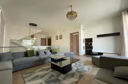 فيلا - 4 غرف نوم - 5 حمامات للبيع في كمبوند البروج - كمبوندات الشروق - مدينة الشروق - القاهرة