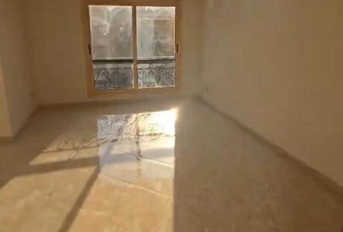 8701596 - Property Image 3