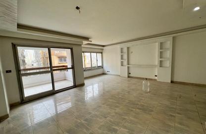 شقة - 3 غرف نوم - 2 حمامات للايجار في شارع لبنان - المهندسين - الجيزة