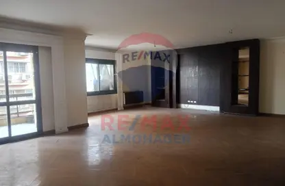 شقة - 3 غرف نوم - 3 حمامات للبيع في شارع عبد المنعم رياض - المهندسين - الجيزة