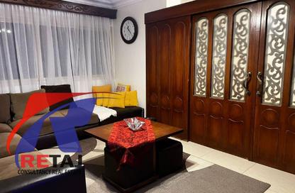 شقة - 3 غرف نوم - 2 حمامات للبيع في شارع عمارات رابعه - ارض الجولف - مصر الجديدة - القاهرة