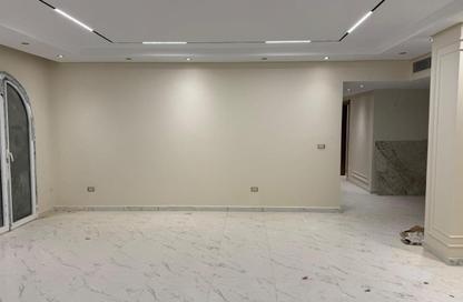 Apartment - 3 Bedrooms - 3 Bathrooms for sale in Hyde Park Central - The 6th Settlement - New Cairo City - Cairo