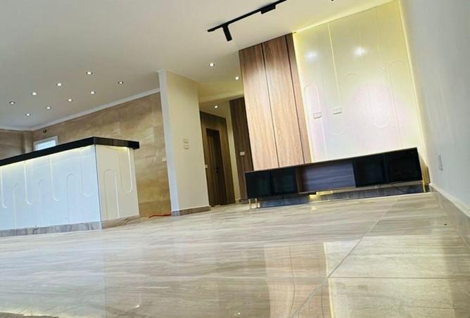 8608860 - Property Image 2