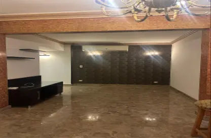 Apartment - 2 Bedrooms - 1 Bathroom for rent in El Khalifa El Maamoun St. - Roxy - Heliopolis - Masr El Gedida - Cairo