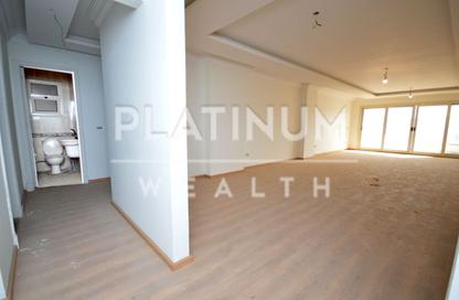 Apartment - 3 Bedrooms - 3 Bathrooms for sale in Mohamed Bahaa Al Din Al Ghouri St. - Smouha - Hay Sharq - Alexandria Apartment - 3 Bedrooms - 3 Bathrooms for sale in Mohamed Bahaa Al Din Al Ghouri St. - Smouha - Hay Sharq - Alexandria