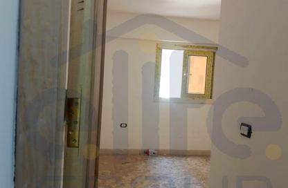 شقة - 3 غرف نوم - 3 حمامات للبيع في سابا باشا - حي شرق - الاسكندرية