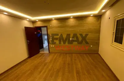 شقة - 3 غرف نوم - 2 حمامات للايجار في الحي السادس عشر - الشيخ زايد - الجيزة