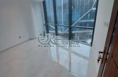 مكتب عمل جماعي - 2 غرف نوم - 1 حمام للايجار في شارع الشباب - الشيخ زايد - الجيزة