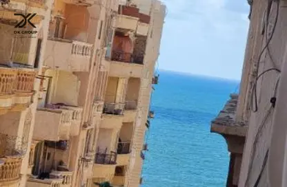 Apartment - 3 Bedrooms - 2 Bathrooms for sale in Khaled Ibn Al Walid St. - Miami - Hay Awal El Montazah - Alexandria