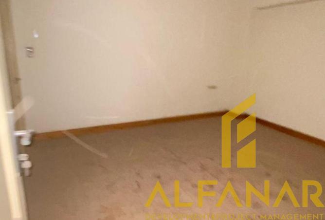 82103660 - Property Image 2