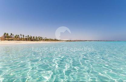 Chalet - 2 Bedrooms - 2 Bathrooms for sale in Beit Al Bahr - Sidi Heneish - North Coast