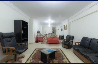 Apartment - 3 Bedrooms - 2 Bathrooms for rent in Zakaria Ghoneim St. - Ibrahimia - Hay Wasat - Alexandria
