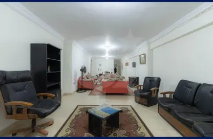 شقة - 3 غرف نوم - 2 حمامات للايجار في شارع زكريا غنيم - الإبراهيمية - حي وسط - الاسكندرية