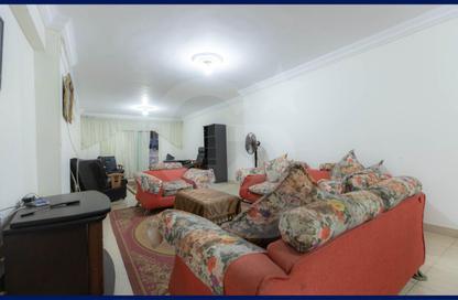 Apartment - 3 Bedrooms - 2 Bathrooms for rent in Zakaria Ghoneim St. - Ibrahimia - Hay Wasat - Alexandria