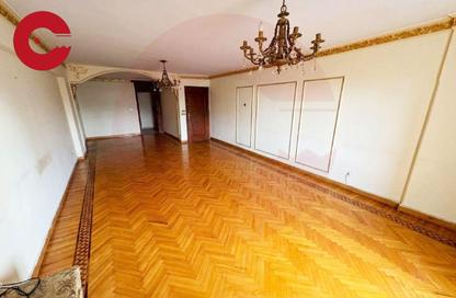 Apartment - 3 Bedrooms - 1 Bathroom for sale in Sidi Gaber St. - Sidi Gaber - Hay Sharq - Alexandria