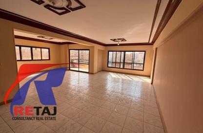 Apartment - 3 Bedrooms - 3 Bathrooms for sale in Nagaty Serag St. - 8th Zone - Nasr City - Cairo