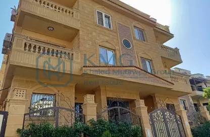 شقة - 4 غرف نوم - 2 حمامات للبيع في المنطقة ب - حى جنوب الاكايمية - مدينة القاهرة الجديدة - القاهرة