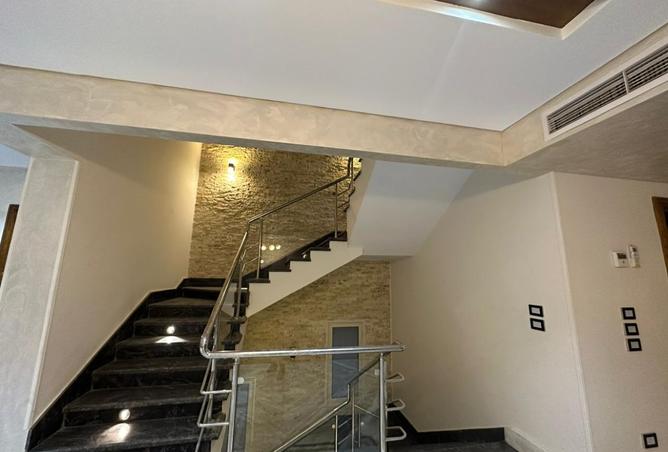 102912977 - Property Image 3