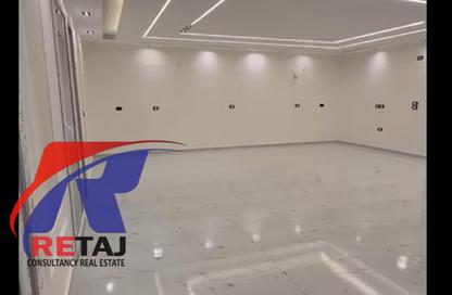 شقة - 4 غرف نوم - 3 حمامات للبيع في شارع عباس العقاد - المنطقة الأولى - مدينة نصر - القاهرة شقة - 4 غرف نوم - 3 حمامات للبيع في شارع عباس العقاد - المنطقة الأولى - مدينة نصر - القاهرة