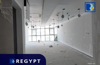 مساحات مكتبية - استوديو - 2 حمامات للبيع في فى90 - شارع التسعين الشمالي - التجمع الخامس - مدينة القاهرة الجديدة - القاهرة