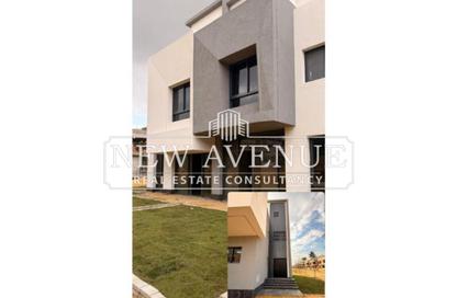 Villa - 5 Bedrooms - 5 Bathrooms for sale in Eastshire compound - 5th Settlement Compounds - The 5th Settlement - New Cairo City - Cairo