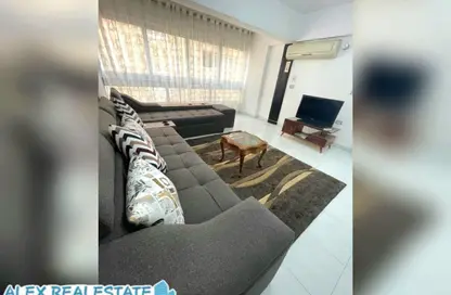 Apartment - 2 Bedrooms - 1 Bathroom for rent in Garden City Smouha St. - Smouha - Hay Sharq - Alexandria