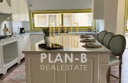 شقة - 3 غرف نوم - 4 حمامات للايجار في كمبوند بالم سبرينغز - طريق مصر اسكندرية الصحراوي - الجيزة