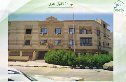 شقة - 3 غرف نوم - 2 حمامات للبيع في المجاورة الرابعة - المنطقة الخامسة - مدينة الشروق - القاهرة