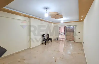 شقة - 3 غرف نوم - 1 حمام للبيع في شارع مصطفي كامل - سموحة - حي شرق - الاسكندرية شقة - 3 غرف نوم - 1 حمام للبيع في شارع مصطفي كامل - سموحة - حي شرق - الاسكندرية
