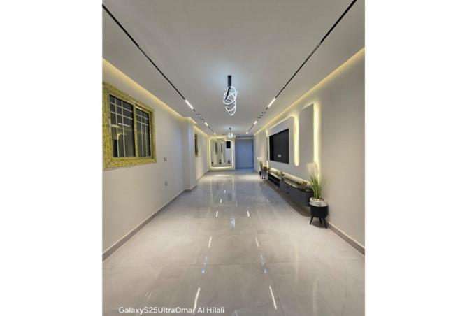 104872042 - Property Image 2