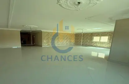 Apartment - 3 Bedrooms - 2 Bathrooms for sale in Street 26 - District 3 - The 5th Settlement - New Cairo City - Cairo