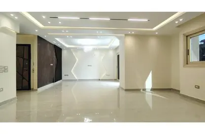 Apartment - 3 Bedrooms - 3 Bathrooms for sale in Abou Dawoud Al Zahery St. - 6th Zone - Nasr City - Cairo