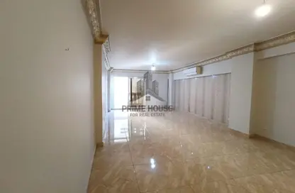 شقة - 3 غرف نوم - 2 حمامات للبيع في شارع كمال الدين صلاح - سموحة - حي شرق - الاسكندرية