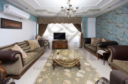 Apartment - 3 Bedrooms - 1 Bathroom for sale in Gamal Abdel Nasser Road - El Asafra Bahary - Asafra - Hay Than El Montazah - Alexandria