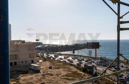 شقة - 3 غرف نوم - 2 حمامات للبيع في زيزينيا - حي شرق - الاسكندرية