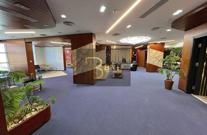 طابق كامل - استوديو - 4 حمامات للايجار في شارع التسعين الجنوبي - التجمع الخامس - مدينة القاهرة الجديدة - القاهرة