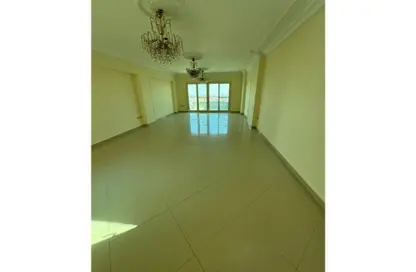 شقة - 3 غرف نوم - 2 حمامات للايجار في شارع افريقيا - امتداد مصطفي النحاس - المنطقة التاسعة - مدينة نصر - القاهرة