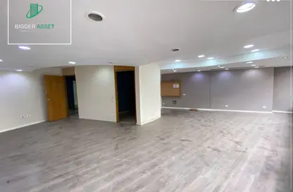 مساحات مكتبية - 8 غرف نوم - 4 حمامات للايجار في شارع 9 - المعادي - حي المعادي - القاهرة