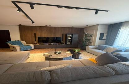 Apartment - 2 - 2 for sale in Palm Hills Village Gate - South Investors Area - New Cairo City - Cairo