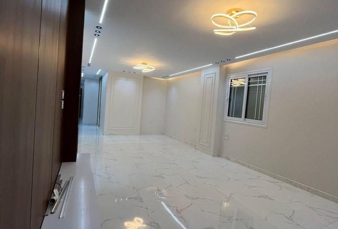 8703638 - Property Image 2