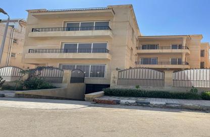 Apartment - 5 Bedrooms - 3 Bathrooms for sale in Area B - Ganoob El Acadimia - New Cairo City - Cairo